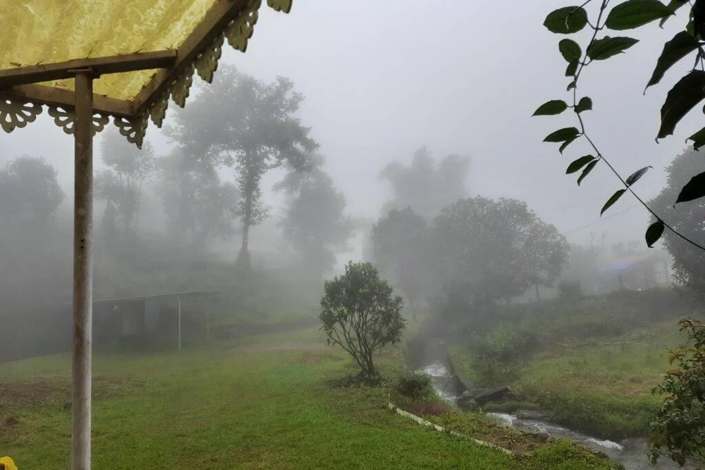 Farmstay In ചില്ലുകൂടാരം At Les Domki Et Al. Vagamon Esterno foto