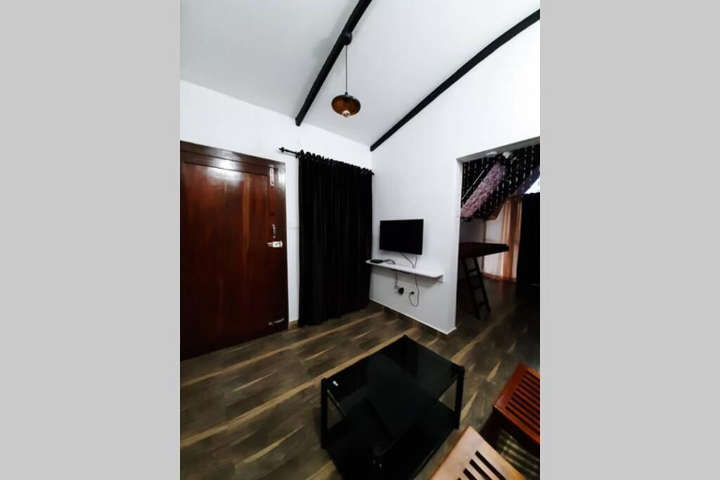 Farmstay In ചില്ലുകൂടാരം At Les Domki Et Al. Vagamon Esterno foto