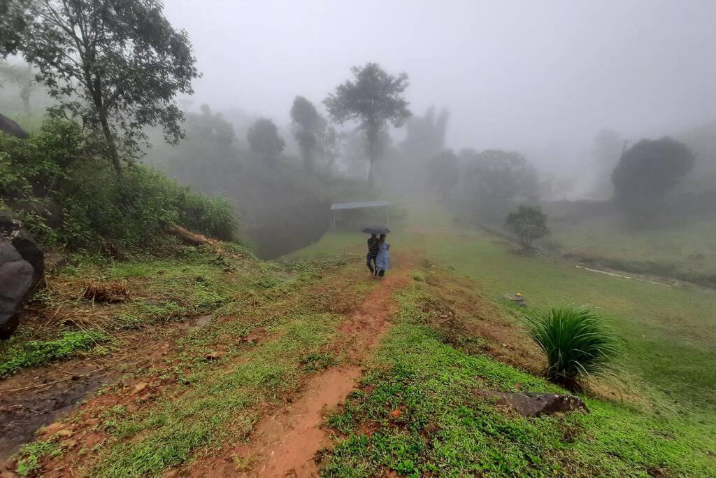 Farmstay In ചില്ലുകൂടാരം At Les Domki Et Al. Vagamon Esterno foto
