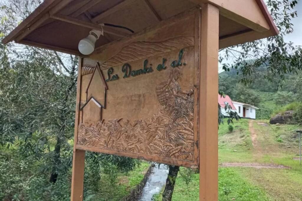 Farmstay In ചില്ലുകൂടാരം At Les Domki Et Al. Vagamon Esterno foto