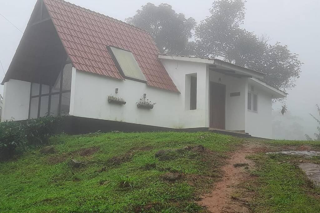 Farmstay In ചില്ലുകൂടാരം At Les Domki Et Al. Vagamon Esterno foto