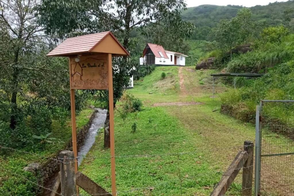 Farmstay In ചില്ലുകൂടാരം At Les Domki Et Al. Vagamon Esterno foto